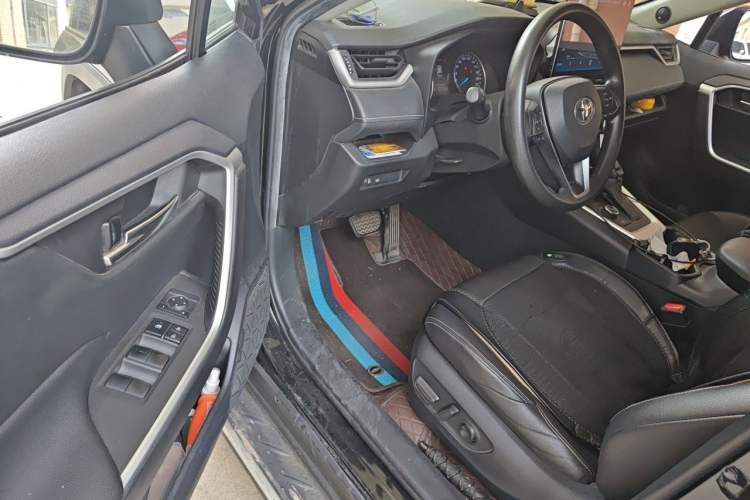 Used Toyota Wildlander 2020 Dual-Motor 2.5L E-CVT Four-Wheel Drive Luxury Edition Driver Seat
