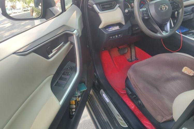Used Toyota Wildlander 2020 Dual-Motor 2.5L E-CVT Four-Wheel Drive Luxury Edition Driver Seat