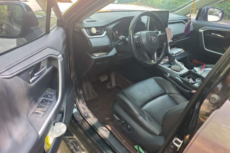Used Toyota Wildlander 2020 Dual-Engine 2.5L E-CVT Two-Wheel Drive Prestige Edition Driver Seat