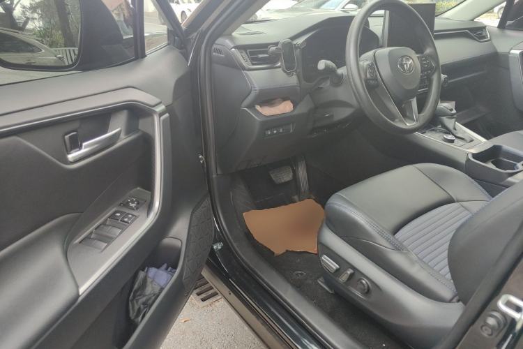 Used Toyota Wildlander 2020 2.0L CVT 4x4 Tech Edition Driver Seat