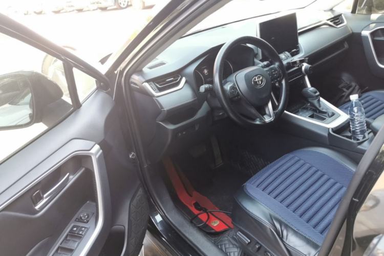 Used Toyota Wildlander 2020 2.0L CVT Two-Wheel Drive Luxury Edition Driver Seat