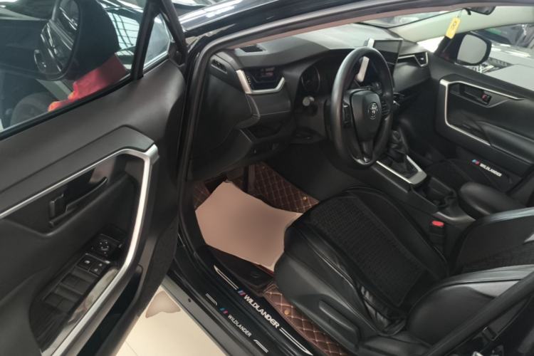 Used Toyota Wildlander 2020 2.0L CVT Two-Wheel Drive Leading Edition Driver Seat