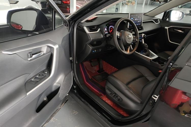 Used Toyota Wildlander 2020 2.0L CVT Two-Wheel Drive Luxury Edition Driver Seat