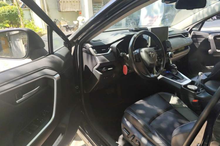 Used Toyota Wildlander 2020 Dual-Engine 2.5L E-CVT Two-Wheel Drive Prestige Edition Driver Seat