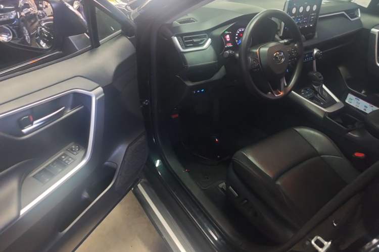 Used Toyota Wildlander 2020 Dual-Engine 2.5L E-CVT Two-Wheel Drive Luxury Edition Driver Seat