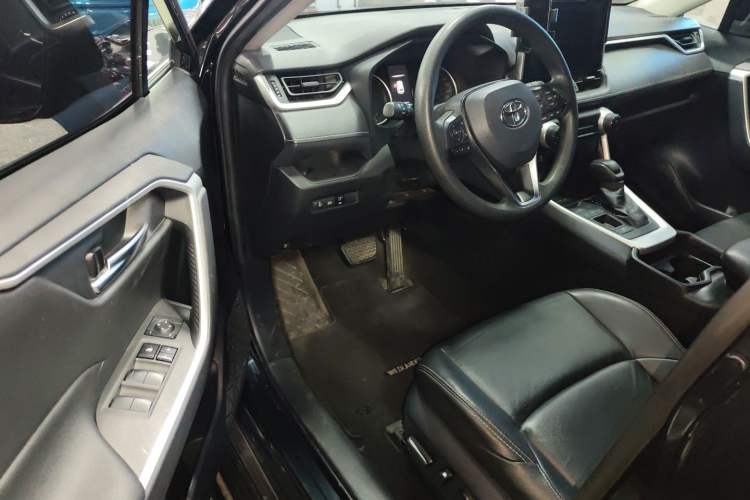 Used Toyota Wildlander 2020 Dual-Engine 2.5L E-CVT Two-Wheel Drive Luxury Edition Driver Seat