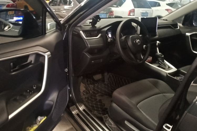 Used Toyota Wildlander 2020 2.0L CVT Two-Wheel Drive Leading Edition Driver Seat