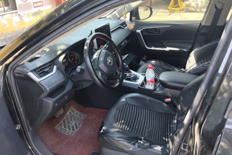 Used Toyota Wildlander 2020 2.0L CVT Two-Wheel Drive Leading Edition Driver Seat