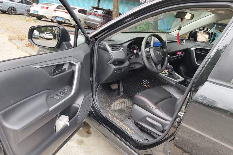 Used Toyota Wildlander 2020 2.0L CVT Two-Wheel Drive Leading Edition Driver Seat