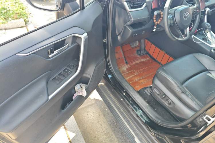 Used Toyota Wildlander 2020 Dual-Engine 2.5L E-CVT Two-Wheel Drive Luxury Edition Driver Seat
