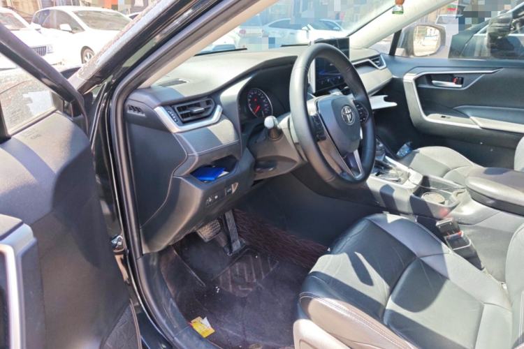 Used Toyota Wildlander 2020 2.0L CVT Two-Wheel Drive Luxury Edition Driver Seat