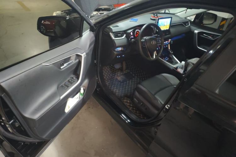 Used Toyota Wildlander 2020 2.0L CVT Two-Wheel Drive Prestige Edition Driver Seat