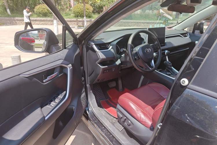 Used Toyota Wildlander 2020 Dual-Motor 2.5L E-CVT Four-Wheel Drive Luxury Edition Driver Seat