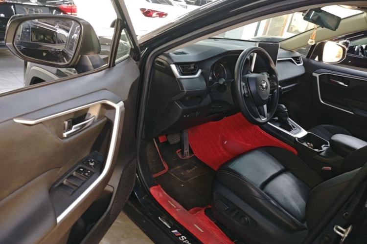 Used Toyota Wildlander 2020 2.0L CVT Two-Wheel Drive Luxury Edition Driver Seat