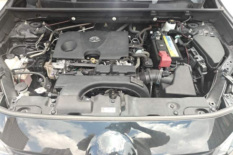 Used Toyota Wildlander 2020 2.0L CVT 4x4 Luxury Edition Engine Bay