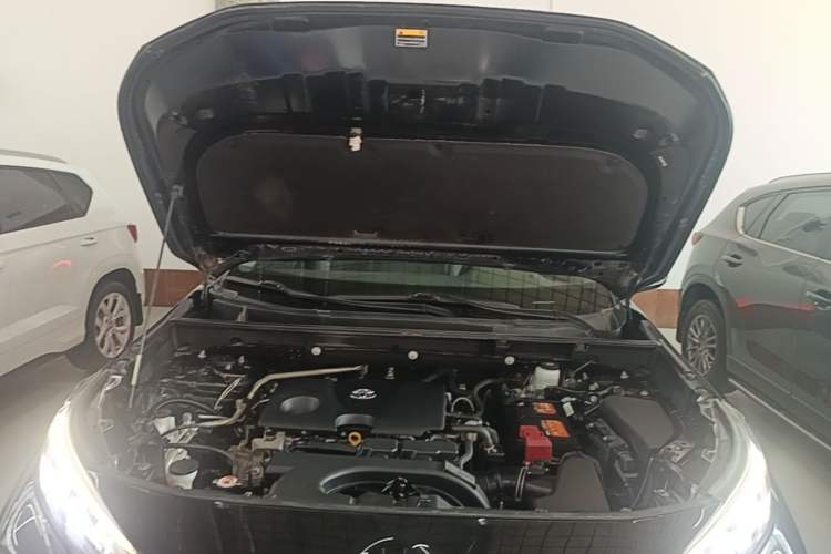 Used Toyota Wildlander 2020 2.0L CVT 4x4 Luxury Edition Engine Bay