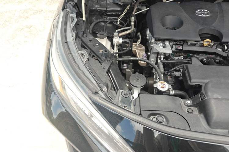 Used Toyota Wildlander 2020 2.0L CVT 4x4 Luxury Edition Engine Bay Right