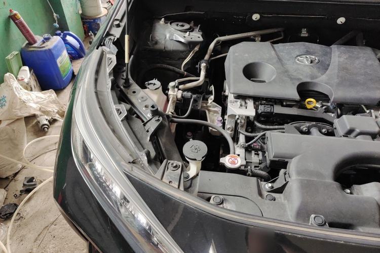 Used Toyota Wildlander 2020 2.0L CVT 4x4 Luxury Edition Engine Bay Right