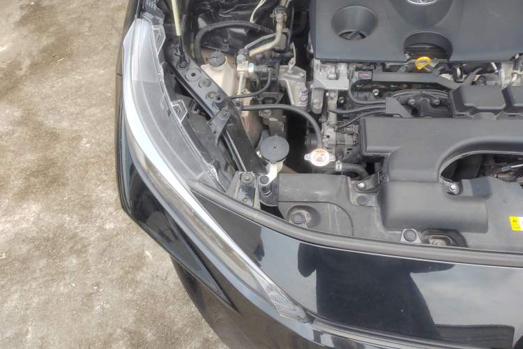 Used Toyota Wildlander 2020 2.0L CVT Two-Wheel Drive Luxury Edition Engine Bay Right