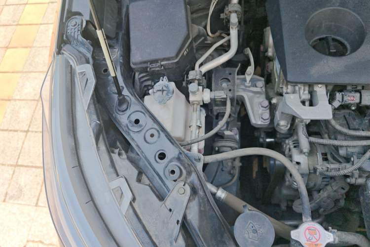 Used Toyota Wildlander 2020 2.0L CVT Two-Wheel Drive Prestige Edition Engine Bay Right