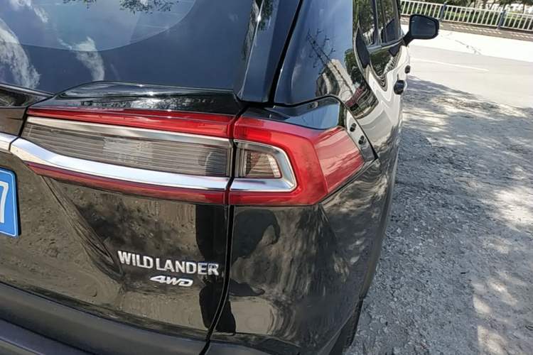 Used Toyota Wildlander 2020 2.0L CVT 4x4 Luxury Edition Exterior 3