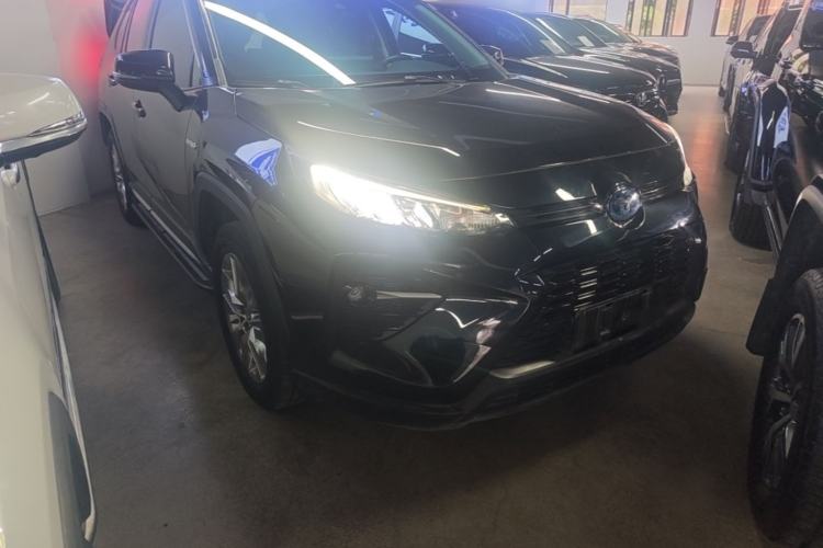 Used Toyota Wildlander 2020 Dual-Engine 2.5L E-CVT Two-Wheel Drive Luxury Edition Front Right 45 Deg