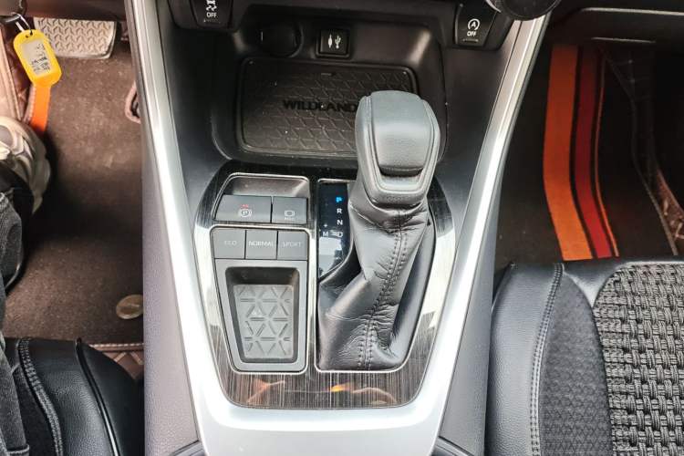 Used Toyota Wildlander 2020 2.0L CVT Two-Wheel Drive Leading Edition Gear Lever