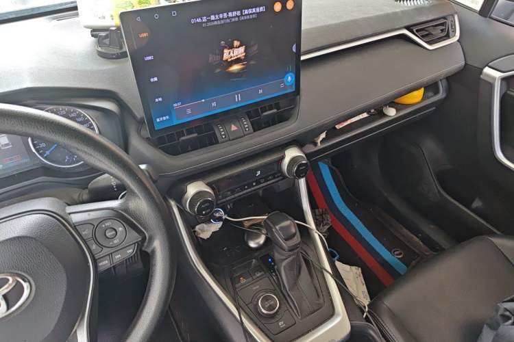 Used Toyota Wildlander 2020 Dual-Motor 2.5L E-CVT Four-Wheel Drive Luxury Edition Gear Lever