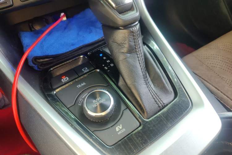 Used Toyota Wildlander 2020 Dual-Motor 2.5L E-CVT Four-Wheel Drive Luxury Edition Gear Lever