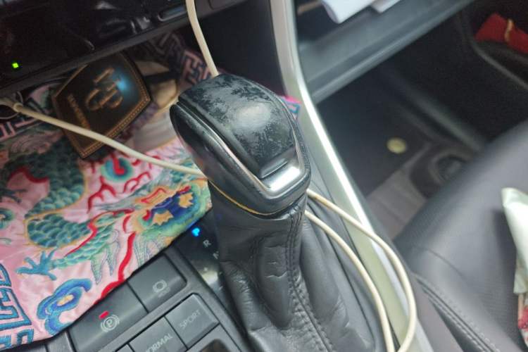 Used Toyota Wildlander 2020 Dual-Engine 2.5L E-CVT Two-Wheel Drive Prestige Edition Gear Lever