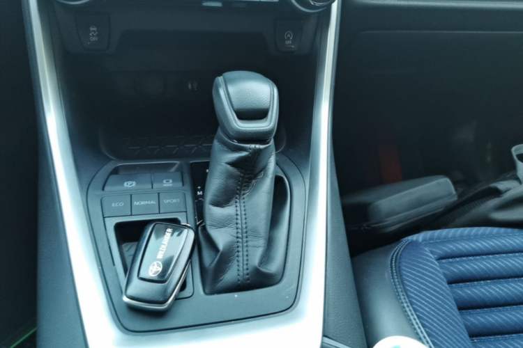 Used Toyota Wildlander 2020 2.0L CVT Two-Wheel Drive Luxury Edition Gear Lever