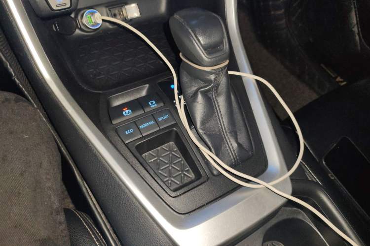 Used Toyota Wildlander 2020 2.0L CVT Two-Wheel Drive Leading Edition Gear Lever