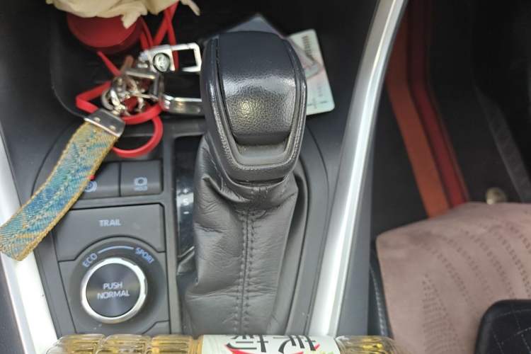 Used Toyota Wildlander 2020 Dual-Motor 2.5L E-CVT Four-Wheel Drive Luxury Edition Gear Lever