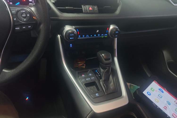Used Toyota Wildlander 2020 Dual-Engine 2.5L E-CVT Two-Wheel Drive Luxury Edition Gear Lever