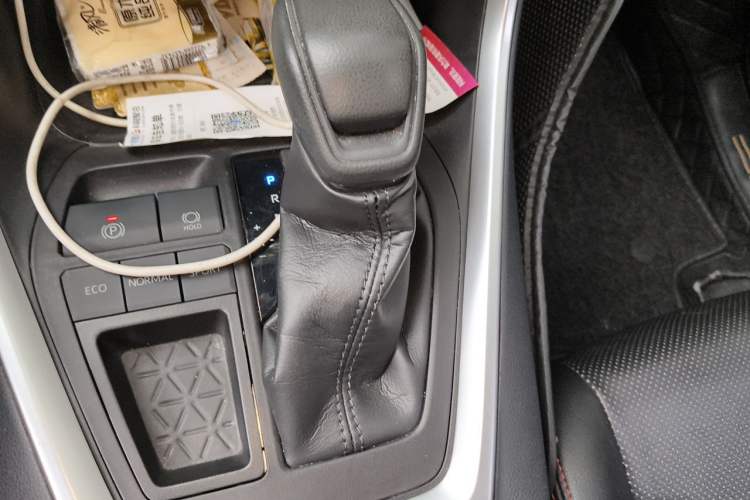 Used Toyota Wildlander 2020 2.0L CVT Two-Wheel Drive Leading Edition Gear Lever