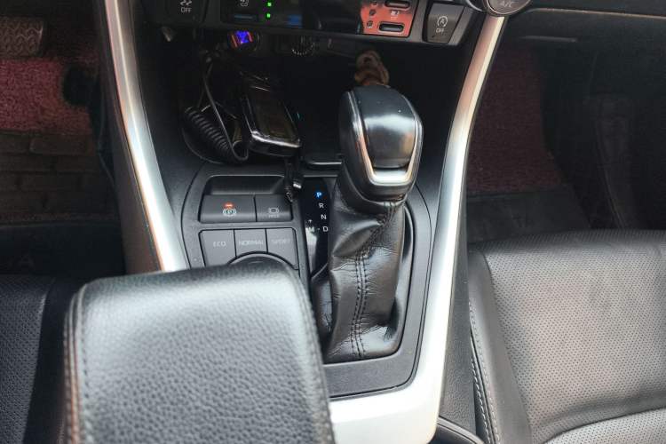 Used Toyota Wildlander 2020 2.0L CVT Four-Wheel Drive Premium Edition Gear Lever