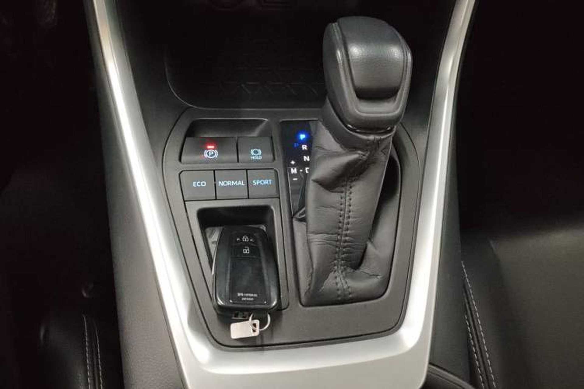 Used Toyota Wildlander 2020 2.0L CVT Two-Wheel Drive Luxury Edition Gear Lever