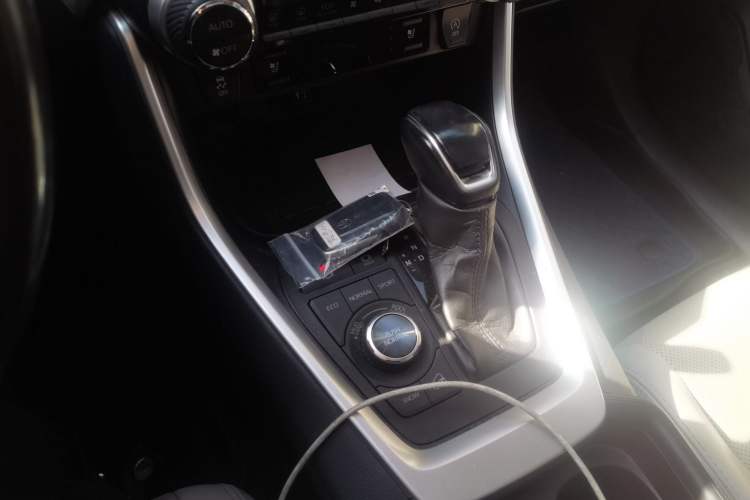 Used Toyota Wildlander 2020 2.0L CVT Four-Wheel Drive Premium Edition Gear Lever