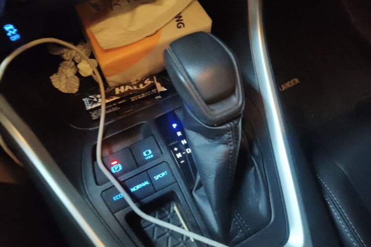 Used Toyota Wildlander 2020 2.0L CVT Two-Wheel Drive Luxury Edition Gear Lever