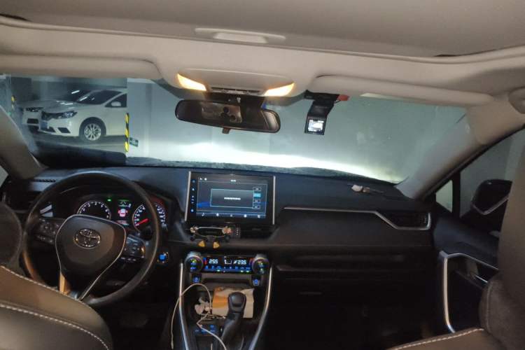 Used Toyota Wildlander 2020 2.0L CVT Two-Wheel Drive Luxury Edition Headliner