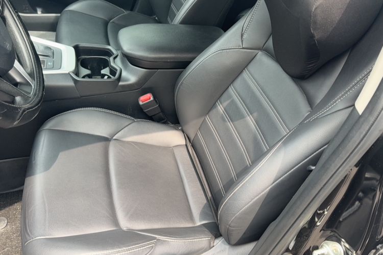 Used Toyota Wildlander 2020 Dual-Engine 2.5L E-CVT Two-Wheel Drive Luxury Edition Interior 1