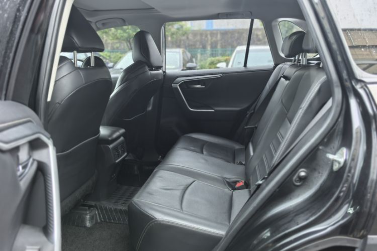 Used Toyota Wildlander 2020 2.0L CVT Four-Wheel Drive Premium Edition Interior 1