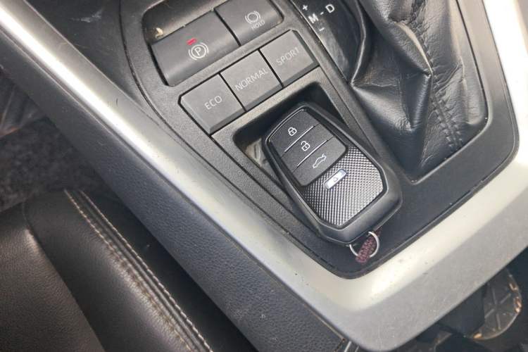 Used Toyota Wildlander 2020 2.0L CVT Two-Wheel Drive Luxury Edition Interior 1
