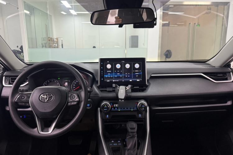 Used Toyota Wildlander 2020 2.0L CVT Two-Wheel Drive Luxury Edition Interior 2