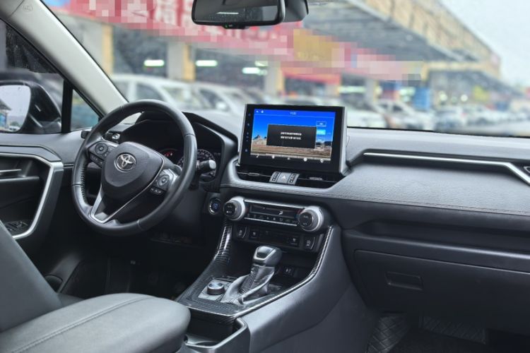 Used Toyota Wildlander 2020 2.0L CVT Four-Wheel Drive Premium Edition Interior 3