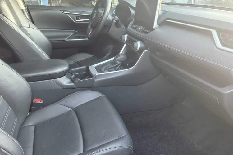 Used Toyota Wildlander 2020 2.0L CVT Two-Wheel Drive Luxury Edition Interior 3