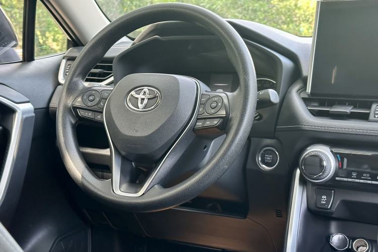 Used Toyota Wildlander 2020 2.0L CVT 4x4 Luxury Edition Interior 3