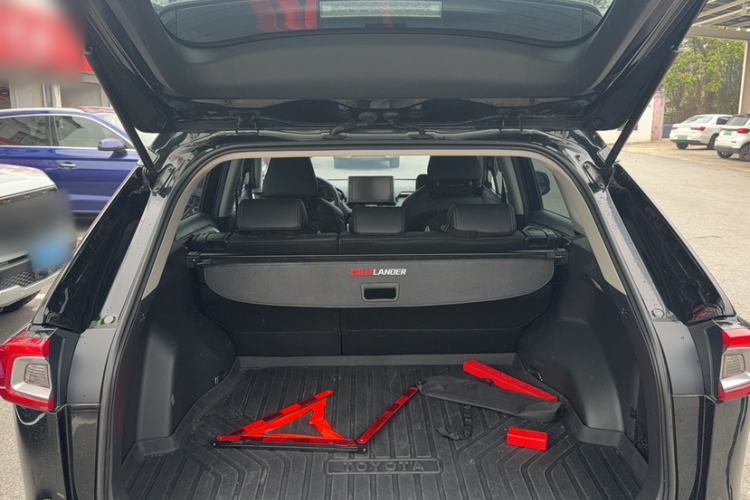 Used Toyota Wildlander 2020 Dual-Engine 2.5L E-CVT Two-Wheel Drive Luxury Edition Interior 4