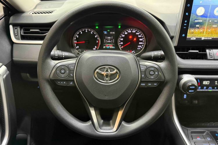 Used Toyota Wildlander 2020 2.0L CVT 4x4 Luxury Edition Interior 4