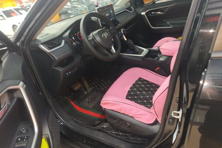 Used Toyota Wildlander 2020 2.0L CVT 4x4 Luxury Edition Left Front Seat